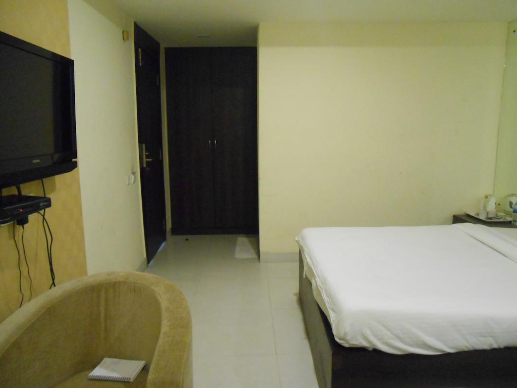 Hotel Kings Crown Vip Road Kalkata Pokoj fotografie